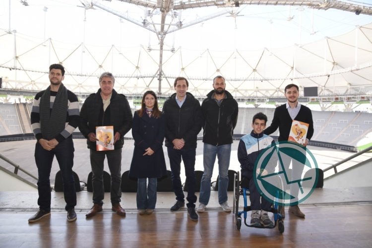 Presentación de los relevistas de la Llama Olímpica para este domingo en La Plata