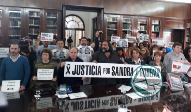 Docentes rechazan oferta del gobierno y convocan a un paro de 72 horas