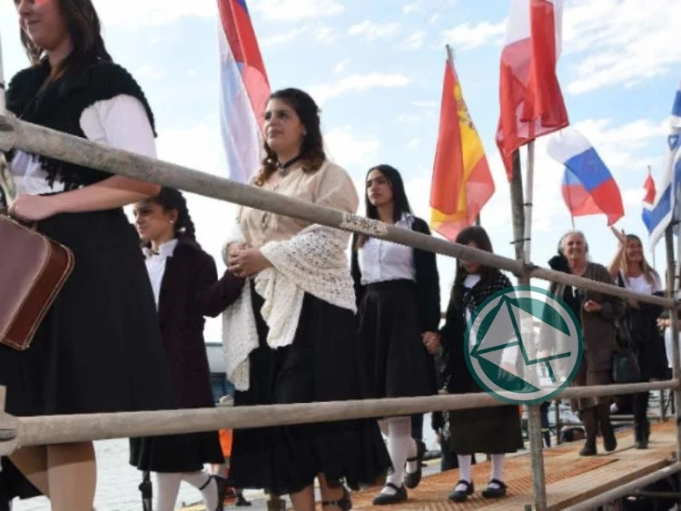 Arribo simbólico en el Puerto La Plata 02