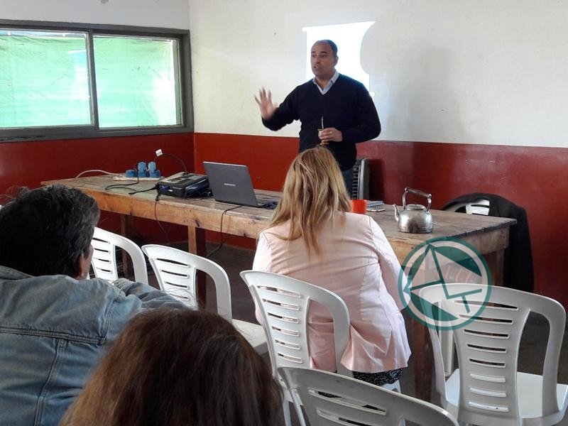 Charla en el Corralón Municipal sobre el consumo problemático de sustancias Charla en el Corralón Municipal sobre el consumo problemático de sustancias
