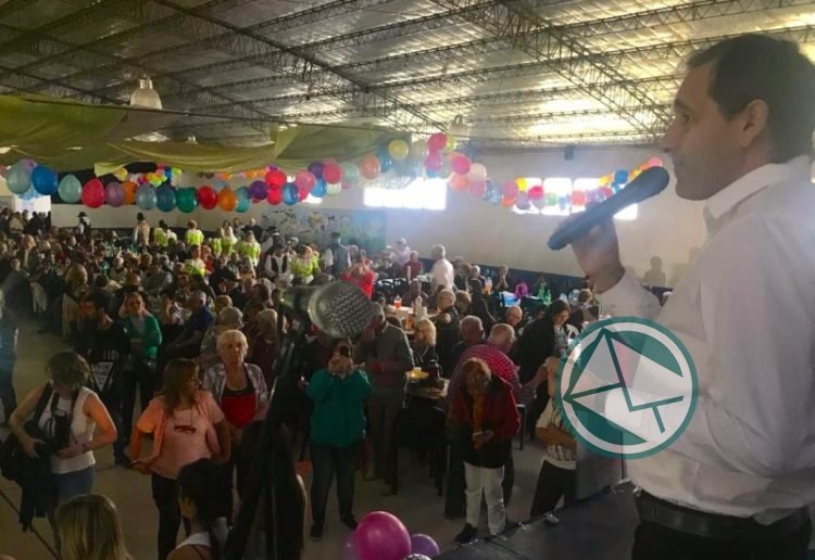 Garro compartíó el Día del Jubilado con abuelos de la ciudad Garro compartíó el Día del Jubilado con abuelos de la ciudad