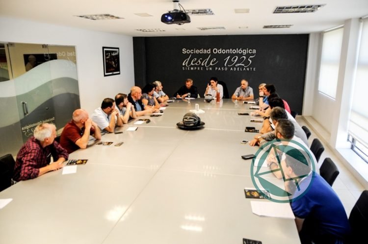 Reunión de directivos de la Asociación Platense de Básquet