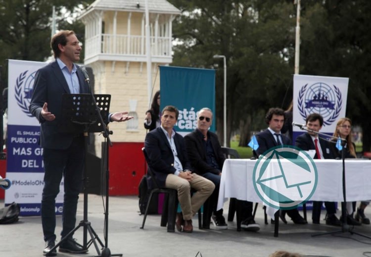 Garro inauguró un "Simulacro" intercolegial de la ONU en la República de los Niños
