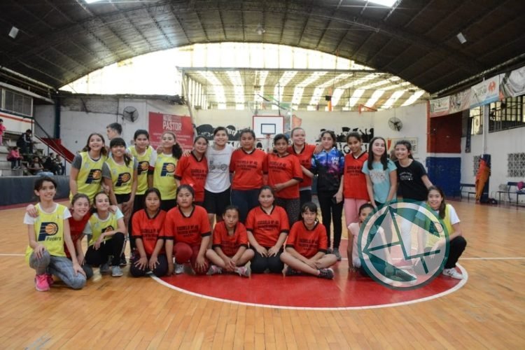 Comenzó el Jr en las escuelas femenino APdeB
