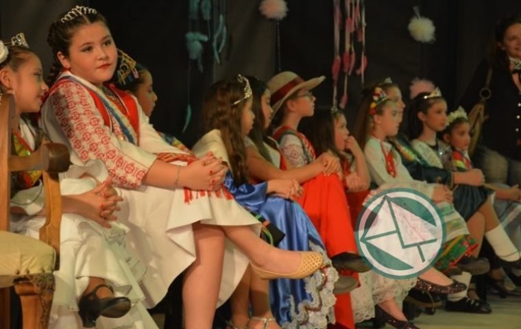Coronarón Reinas Infantiles del Inmigrante 1