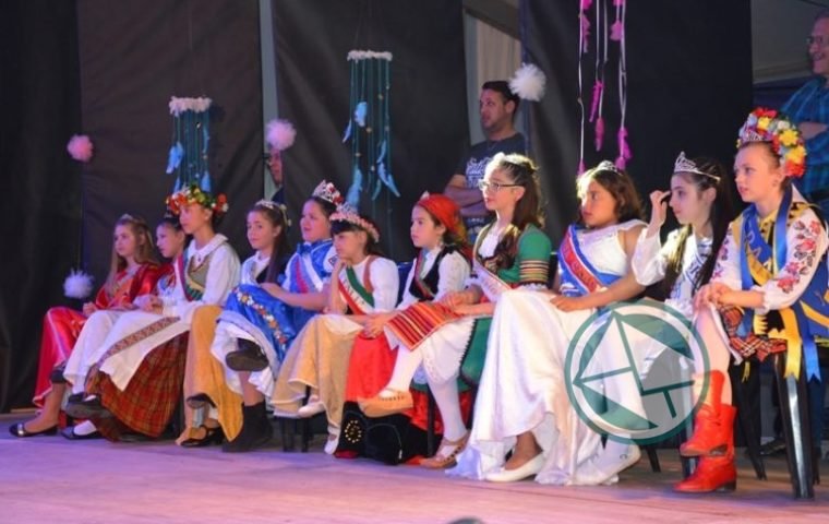 Coronarón Reinas Infantiles del Inmigrante 2