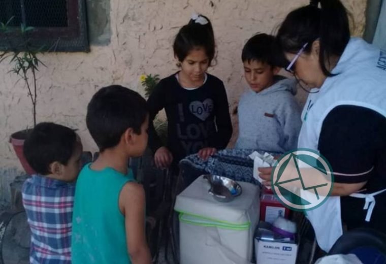 En Ensenada se lleva adelante en los barrios la Campaña Nacional de Vacunación En Ensenada se lleva adelante en los barrios la Campaña Nacional de vacunación 3