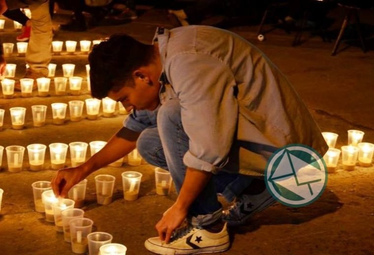 Se llevó la vigilia por el fallecimineto de Néstor Kirchner en Berisso 03