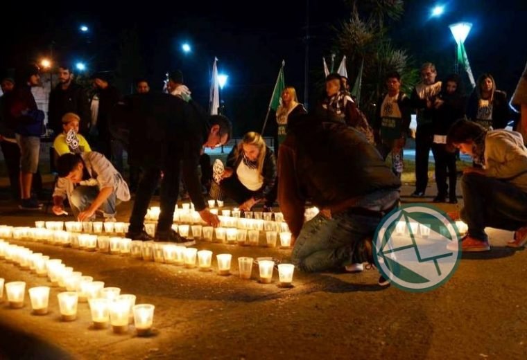 Se llevó la vigilia por el fallecimineto de Néstor Kirchner en Berisso 04