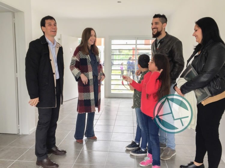 Vidal en Ituzaingó entregó viviendas