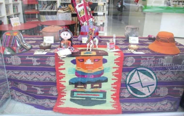 Expo Colectividades en Ensenada: muestra sobre Bolivia muestra sobre Bolivia 2