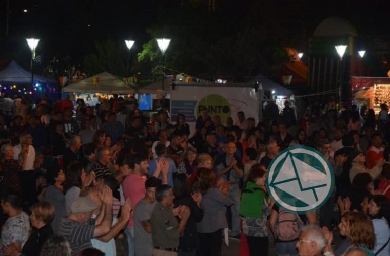 A toda música y baile se llevó adelante la 15° Fiesta del Provinciano en Berisso 02