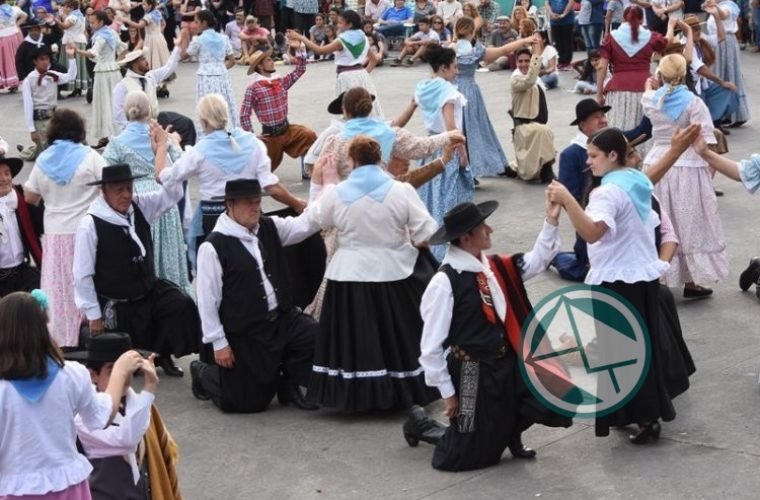 A toda música y baile se llevó adelante la 15° Fiesta del Provinciano en Berisso 10