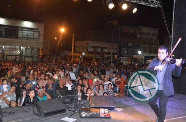 A toda música y baile se llevó adelante la 15° Fiesta del Provinciano en Berisso 15