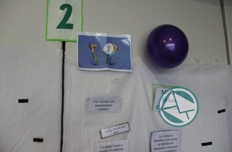 Corta con la Violencia, teatro Ensenada 02