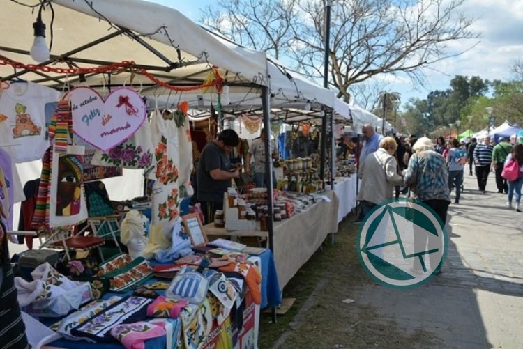 Feria de Artesanos, Manualistas y Emprendedores en Berisso