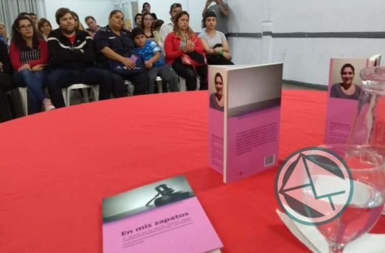 IDaniela goda presento su libro En Mis Zapatos3