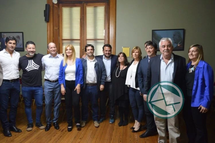 Intendentes peronistas se mostraron unidos en el rechazo al Presupuesto de Vidal