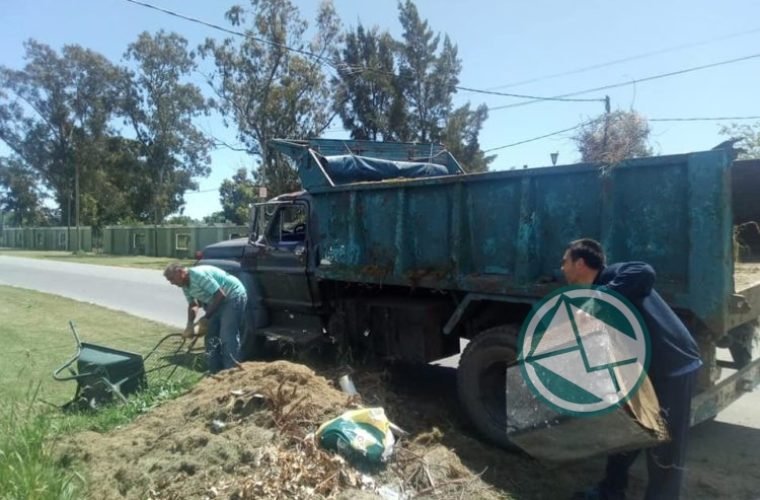 Tareas generales en barrios de la Delegación Zona II Limpieza Ruta 15