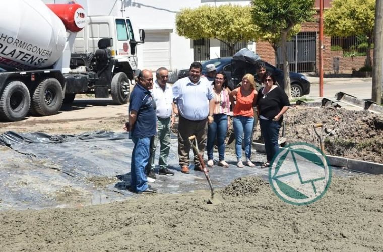Nedela recorrió las cinco cuadras de pavimentación sobre calle 169 04