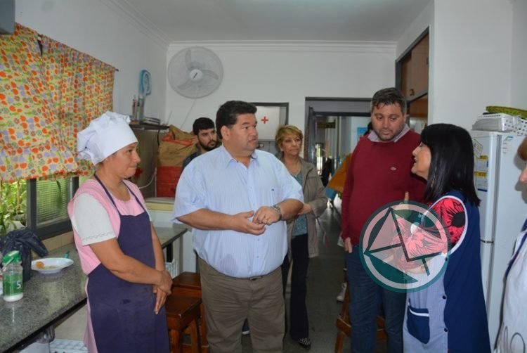 Reparación de la Cocina del Jardín N° 915 y recibió una heladera a través del SAE Berisso