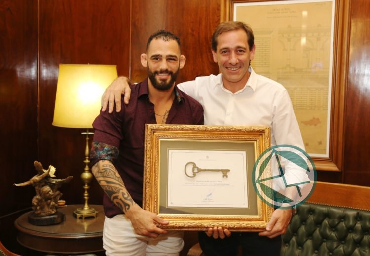 Santiago Ponzinibbio distinguido con la llave de la ciudad de La Plata