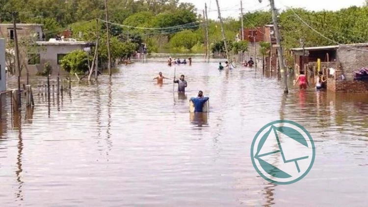 Un niño muerto y 1800 evacuados fue el saldo de las inundaciones en la Provincia Un niño muerto y 1800 evacuados fue el saldo de las inundaciones en la Provincia