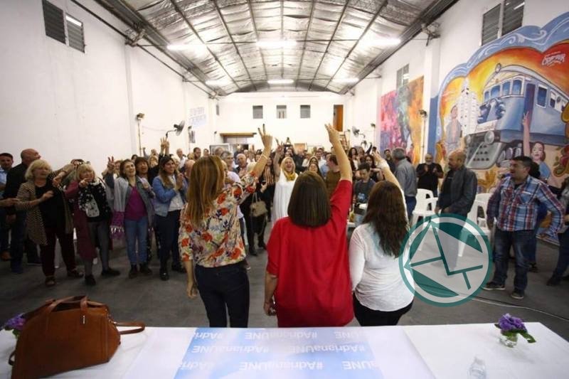 Adriana González encabezó mesa debate de mujeres dirigentes de la Región 8
