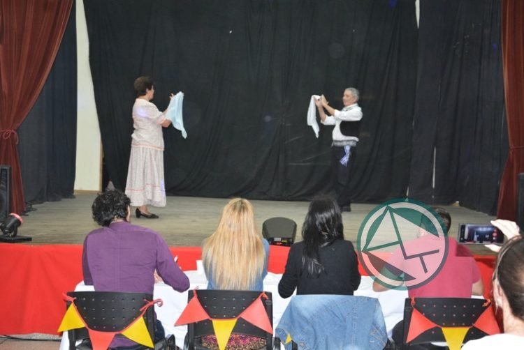 Certamen de danzas folclóricas de la Tercera Edad 3