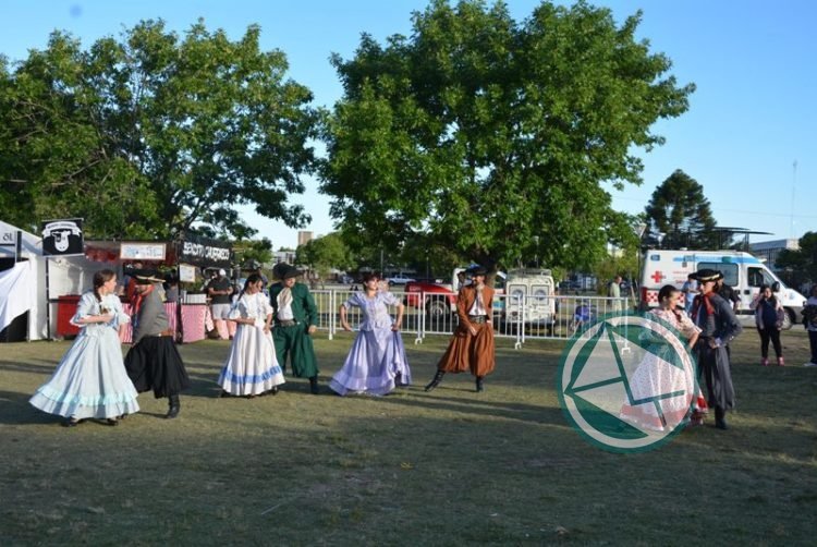 Con un Festival Artístico Berisso celebró los 35 años de Democracia 04