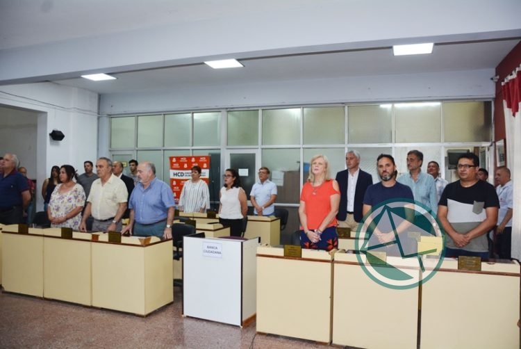 El Concejo de Berisso homenajeó al intendente y concejales electos en 1983 02