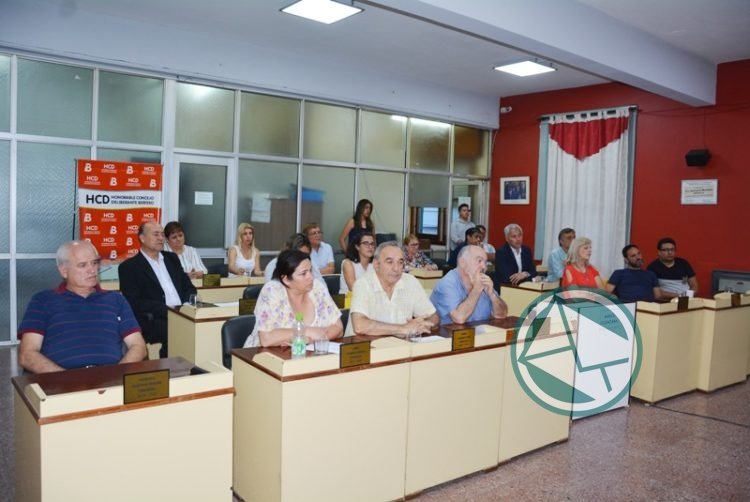 El Concejo de Berisso homenajeó al intendente y concejales electos en 1983 08