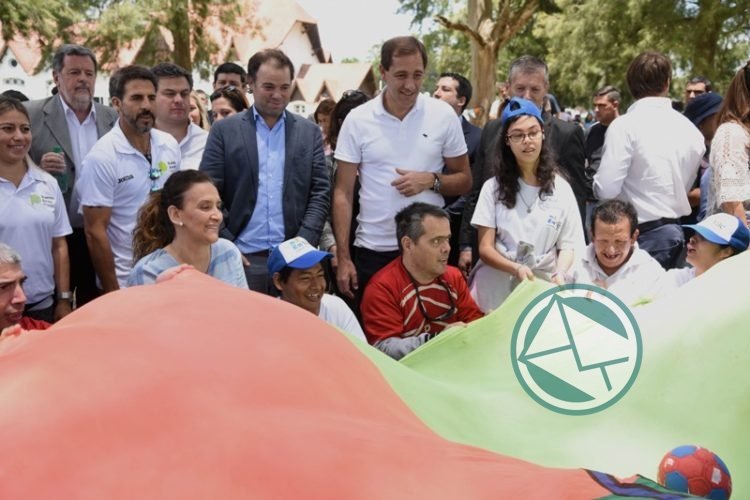 Garro, Michetti y funcionarios provinciales participaron de una jornada inclusiva en la República de los Niños Garro, Michetti y funcionarios provinciales participaron de una jornada inclusiva en la República de los Niños