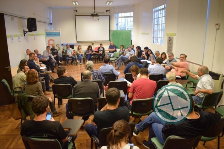 Entregan petitorio a Garro con medidas concretas "para la paz social" Entregan petitorio a Garro con medidas concretas "para la paz social"