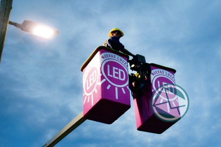 Más de 70 kilómetros de calles iluminadas con LED en La Plata Más de 70 kilómetros de calles iluminadas con LED en La Plata