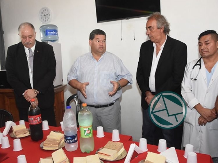 Nedela acompañó el agasajo en la Clínica Mosconi