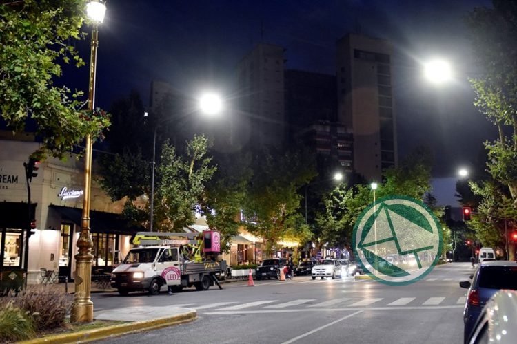 Más de 760 cuadras de La Plata ya cuentan con nuevas luminarias Más de 760 cuadras de La Plata ya cuentan con nuevas luminarias