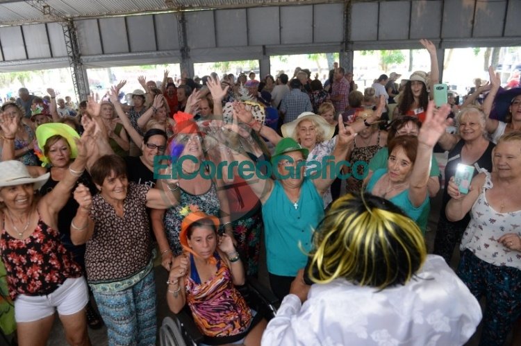 Con la participación de más de mil abuelos, continúa la Colonia de la Tercera Edad