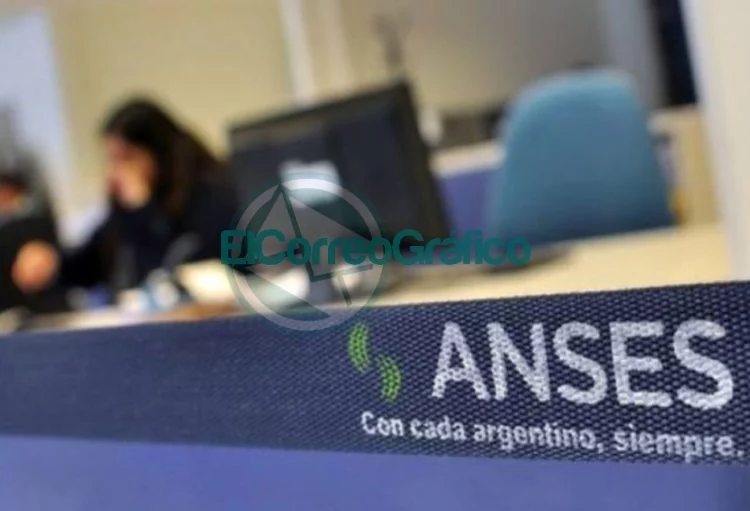 La ANSES les cobra casi 55 por ciento de interés anual a titulares de AUH que piden créditos