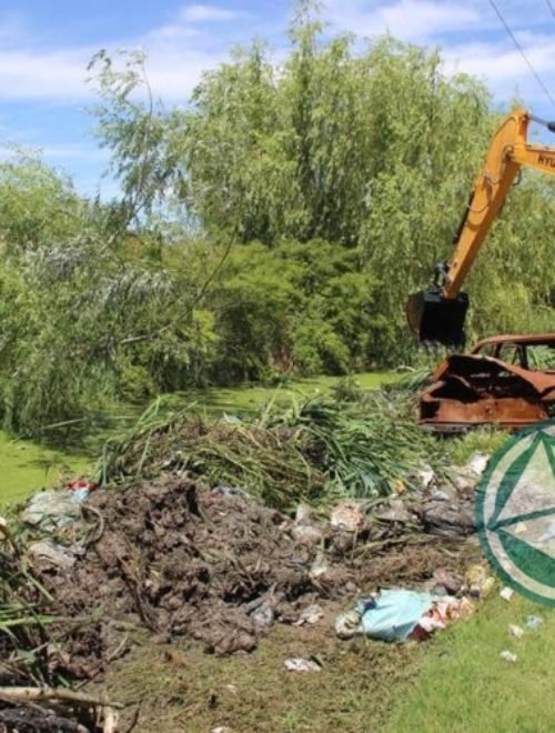 Limpieza de arroyos y zanjones en el barrio El Molino de Ensenada 1