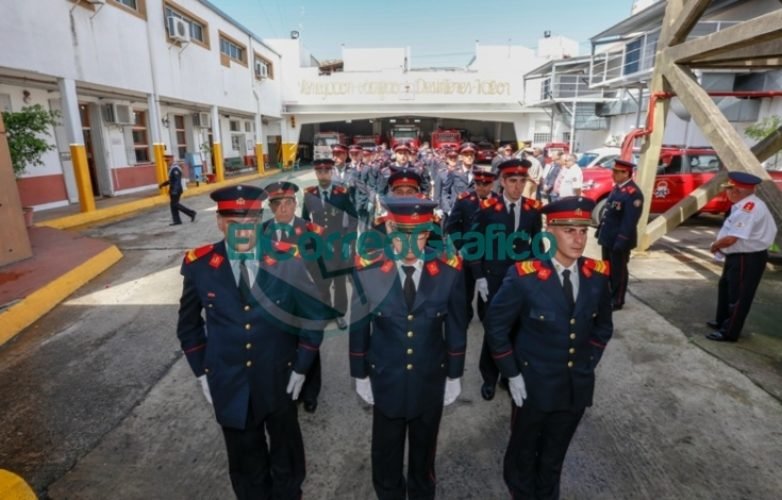 Se llevó el 123 acto aniversario de los Bomberos de Ensenada 02