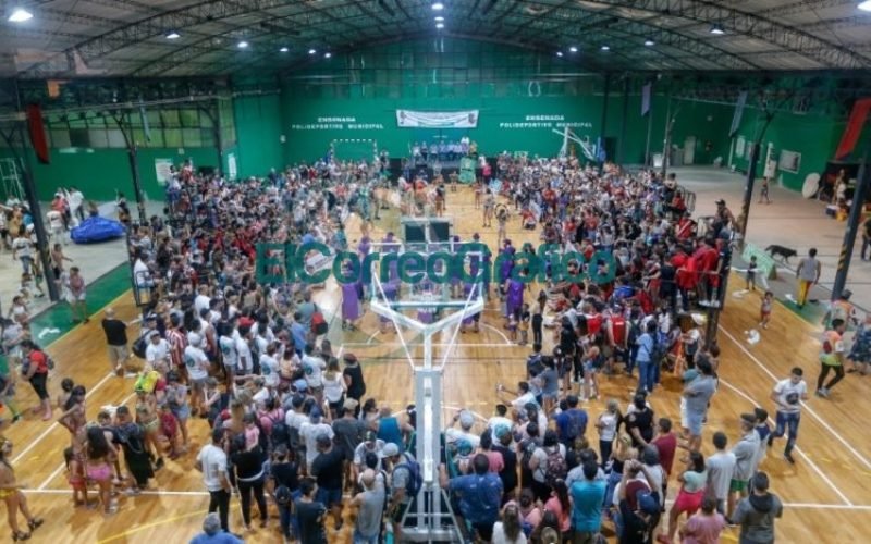 ayuda-economica-a-comparsas-de-ensenada-para-llevar-adelante-el-carnaval-de-la-region 1