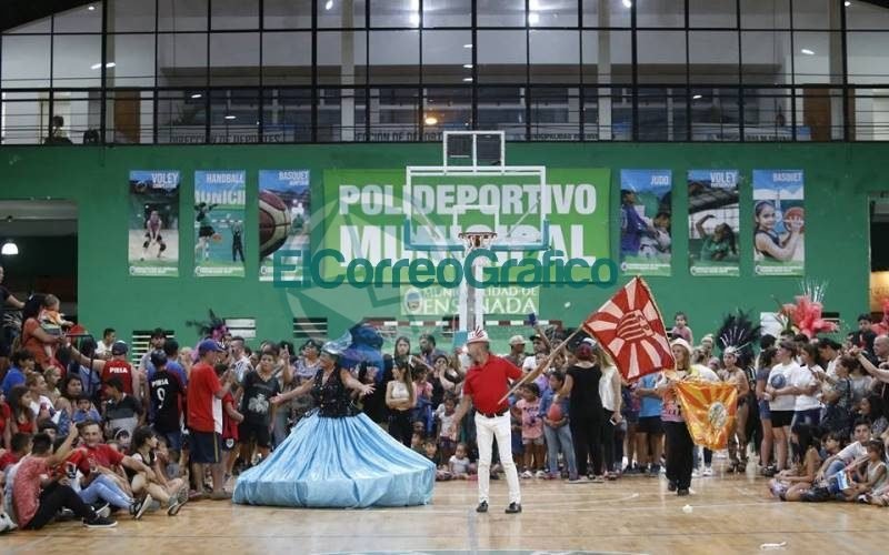ayuda-economica-a-comparsas-de-ensenada-para-llevar-adelante-el-carnaval-de-la-region 4