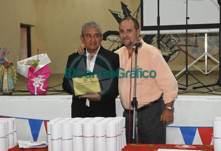 El Municipio reconoció al Centro Residentes Santiagueños 03