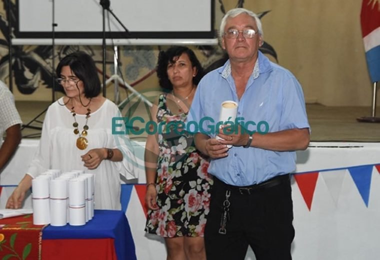 El Municipio reconoció al Centro Residentes Santiagueños 06
