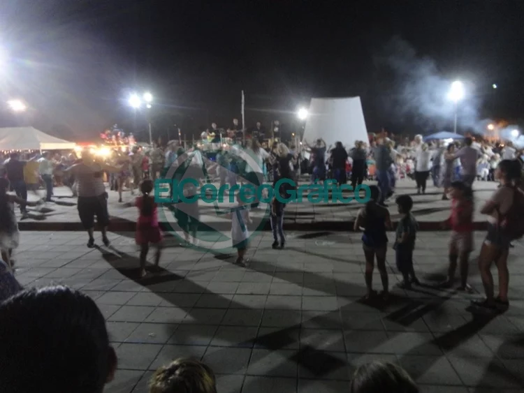 Folklore en Plaza 17 de Octubre este domingo 24 desde las 19.30