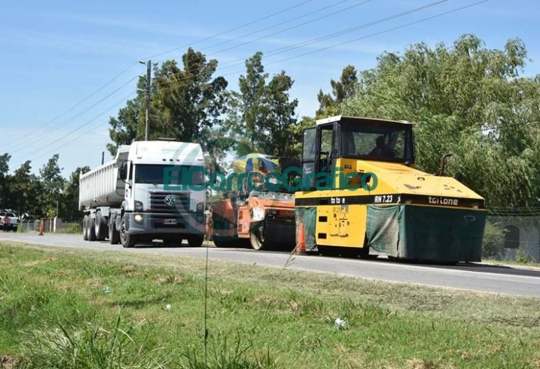 Trabajos de bacheos sobre Ruta 15 desde calle 52 hasta el Camino Real 03