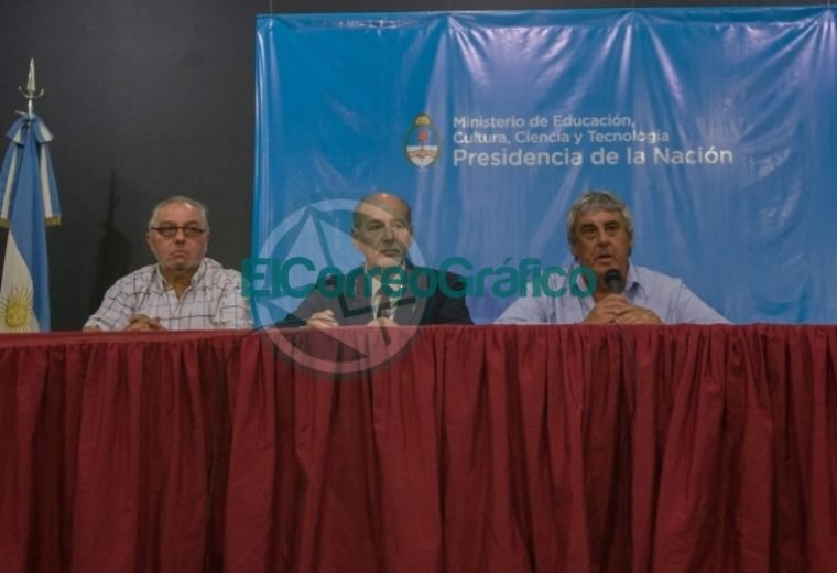 el-gobierno-recibi-a-sindicatos-nacionales-de-docentes_47139501241_o