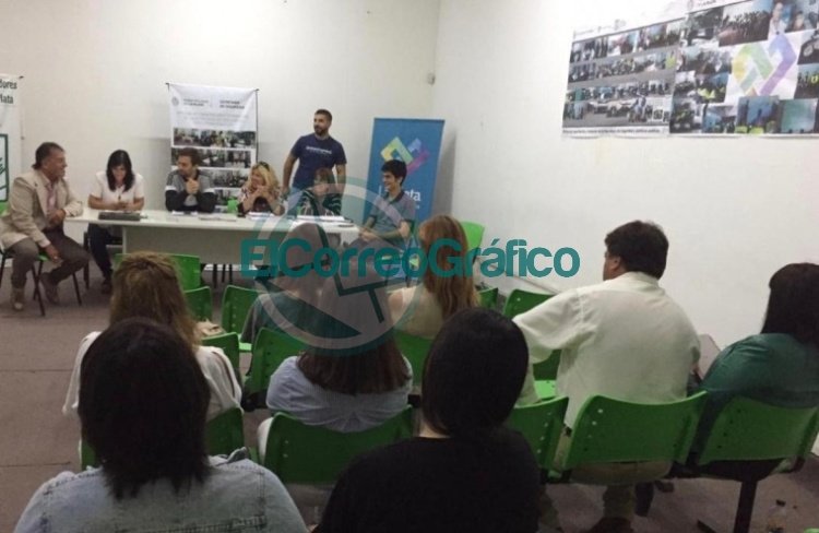 Capacitan sobre violencia de género a empleados de las delegaciones Comunales