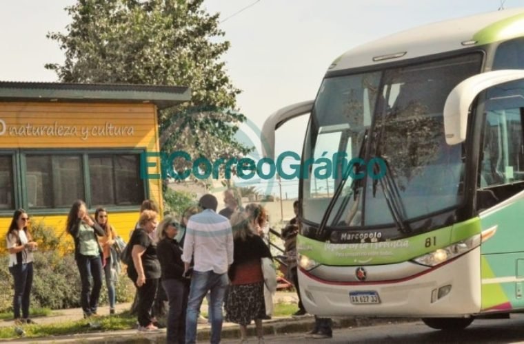 El Bus Turístico Itinerante recorrió sitios históricos y productivos de Berisso El Bus Turístico Itinerante recorrió sitios históricos y productivos de Berisso 05